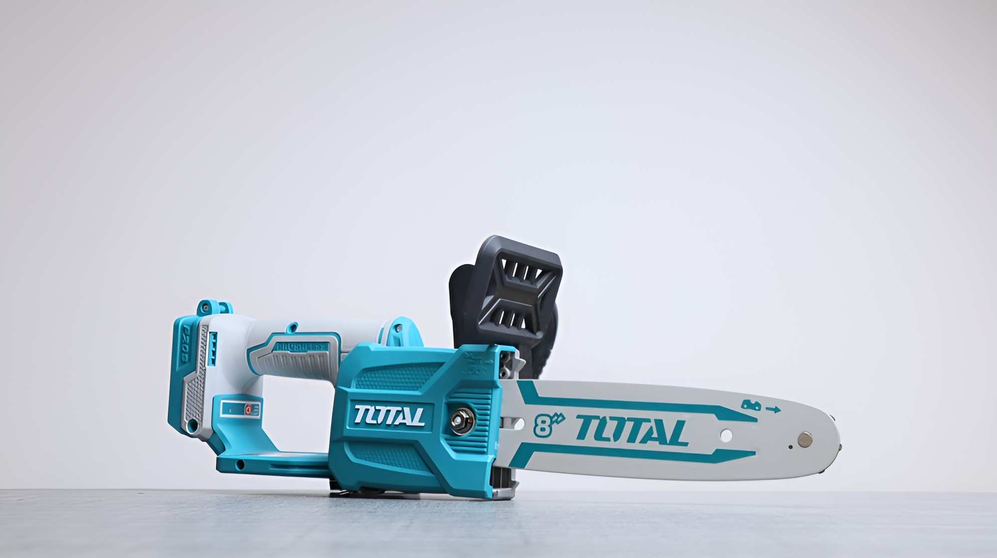 Máy cưa xích chạy bằng xăng Total